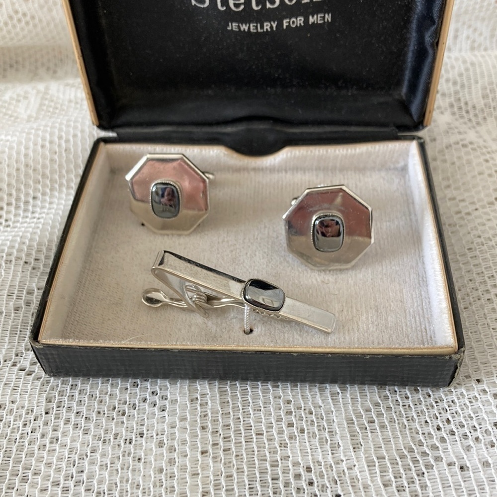 Men’s Vintage Cuff Links and Tie Bar. Silver toned/Black stone embellishment.
